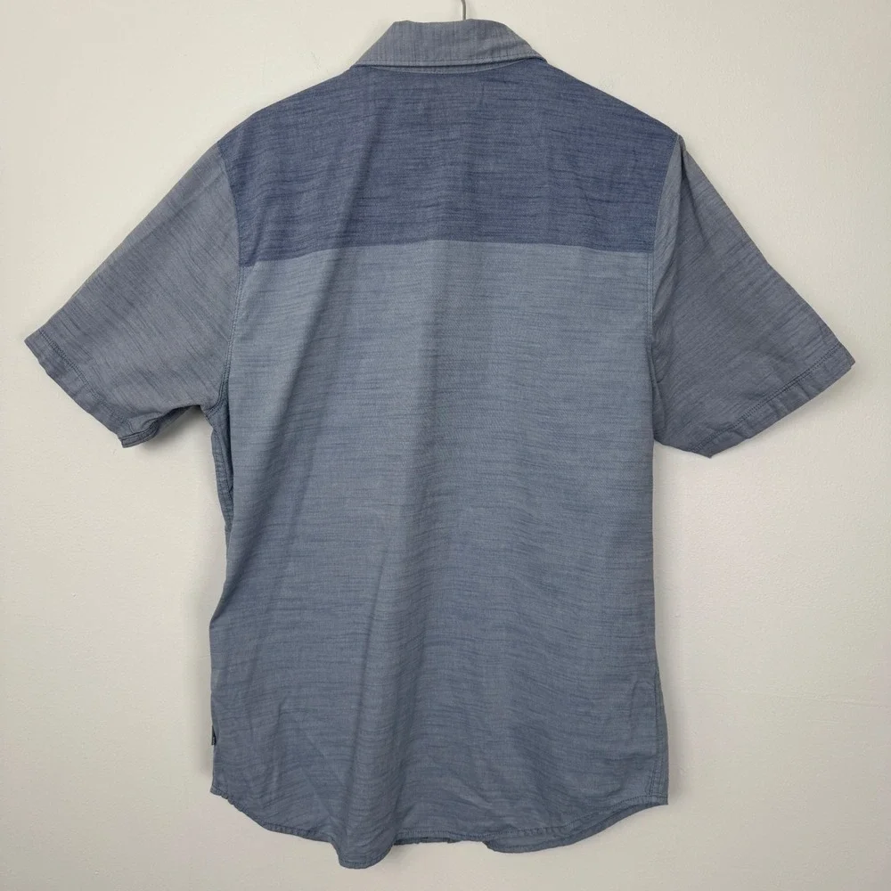 The North Face Mens Short Sleeve Button‎ Up Shirt Blue Chambray Size M